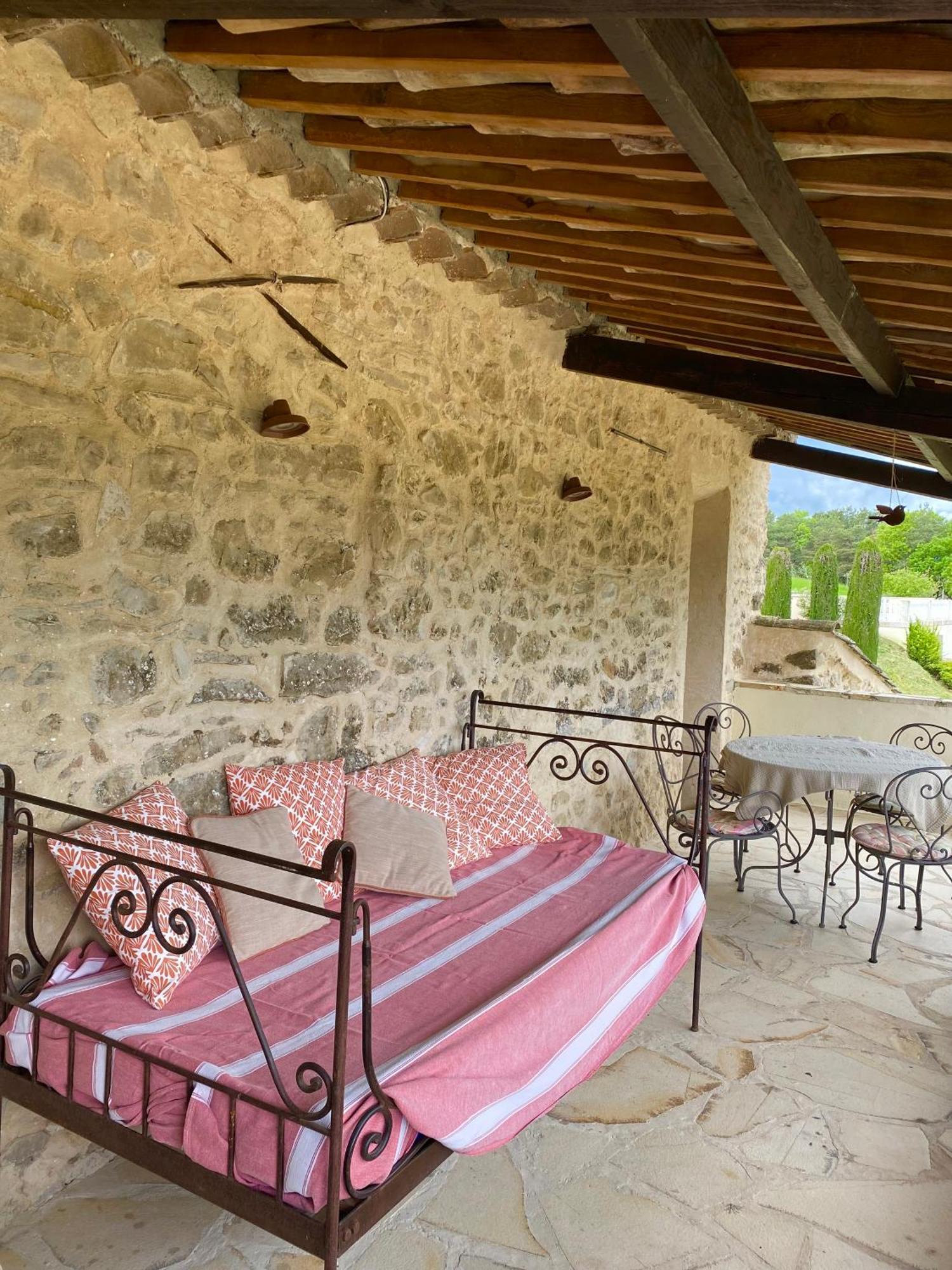 Willa La Magnanerie En Provence Niozelles Zewnętrze zdjęcie